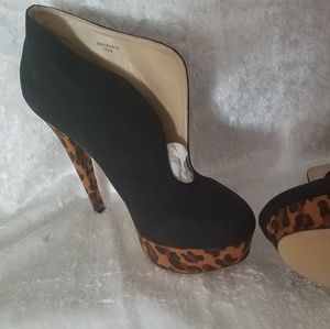 Black and Leopard shoe boots 4 inch heels